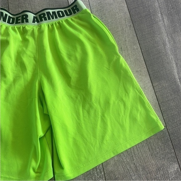 Under Armour Size Small Bright Yellow Athletic Shorts - Picture 7 of 9